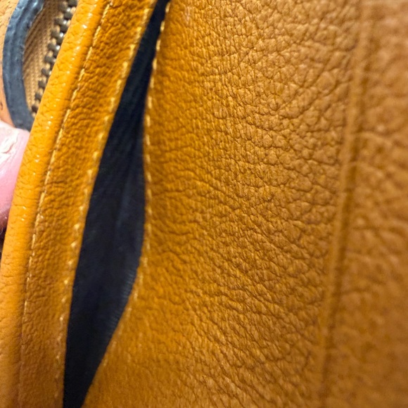 EUC- Gucci Card Holder/Mini Wallet - Picture 6 of 8
